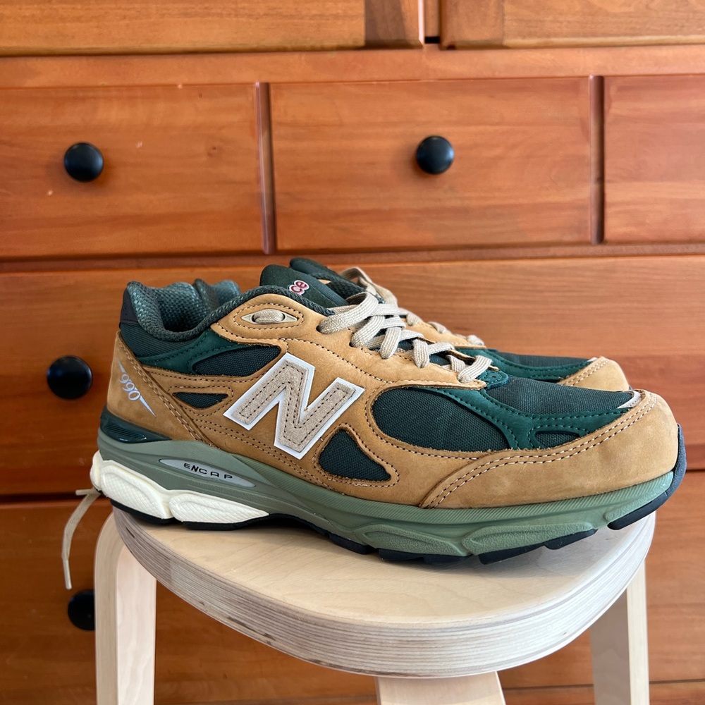 New Balance Men's Green and Tan Sneaker 990v3wg3 990v3 size 9.5